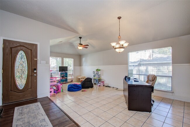 5010 Village Springs Dr in Houston, TX - Building Photo - Building Photo