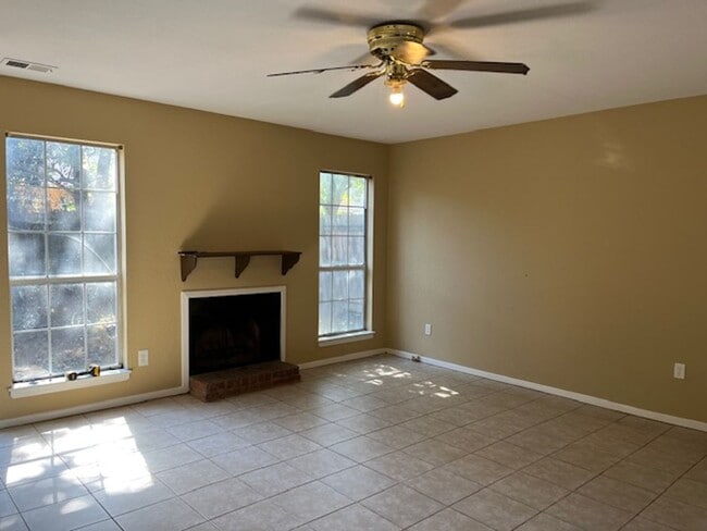 2635 Brachton Cove E in Horn Lake, MS - Building Photo - Building Photo