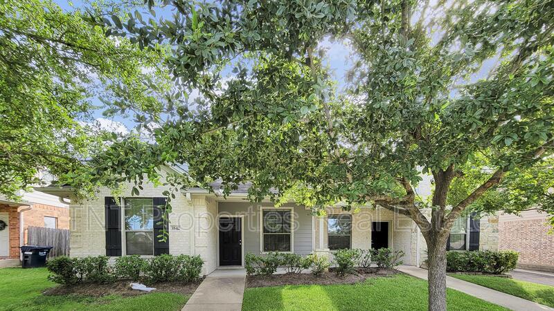 3842 Oldenburg Ln in College Station, TX - Building Photo