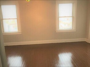 537 Marwood Ave in Mckees Rocks, PA - Building Photo - Building Photo