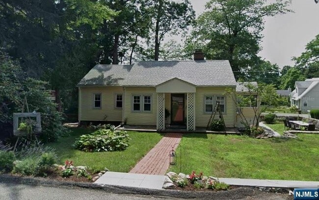 2 Maysenger Rd in Mahwah, NJ - Building Photo - Building Photo