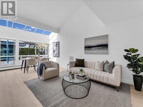 33-4133 Chesterfield Pl in North Vancouver, BC - Building Photo - Building Photo