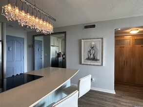 1502 S Boulder Ave, Unit #16K in Tulsa, OK - Foto de edificio - Building Photo