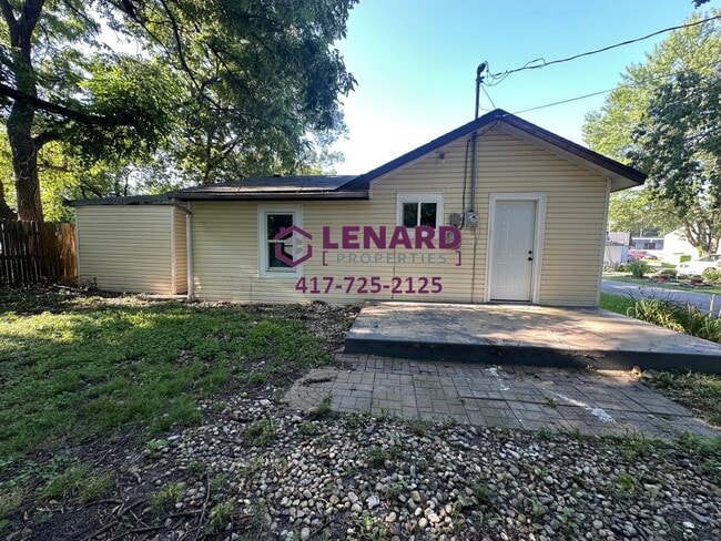 1433 E 24th St N in Springfield, MO - Building Photo - Building Photo