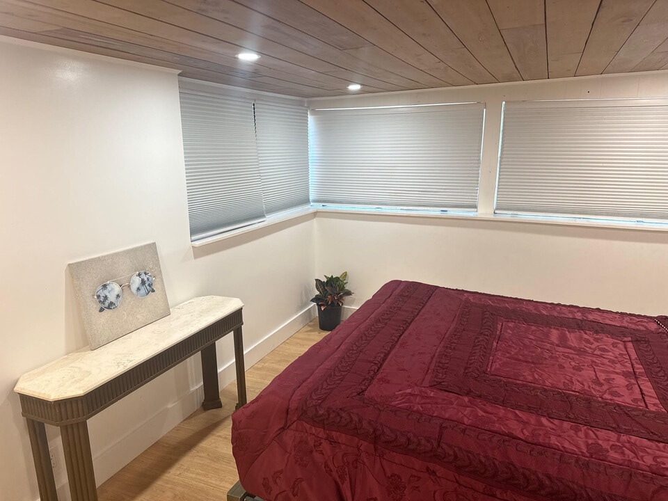 605 NE 27th St in Wilton Manors, FL - Foto de edificio