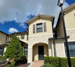 10606 West 33rd Ct in Hialeah, FL - Building Photo - Building Photo