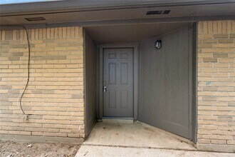 10746 Staghill Dr in Houston, TX - Building Photo - Building Photo