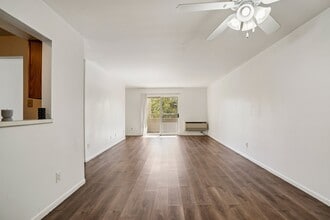 Madison Estates in Madison, WI - Building Photo - Building Photo