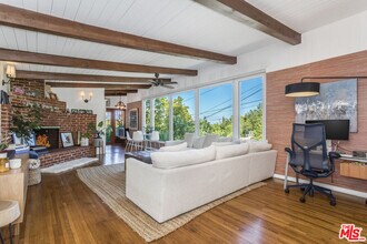 2385 Sunset Heights Dr in Los Angeles, CA - Building Photo - Building Photo