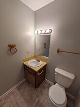 829 10th Ave NE in Hickory, NC - Foto de edificio - Building Photo