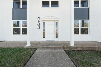 253 Locust St S in Sulphur Springs, TX - Foto de edificio - Building Photo