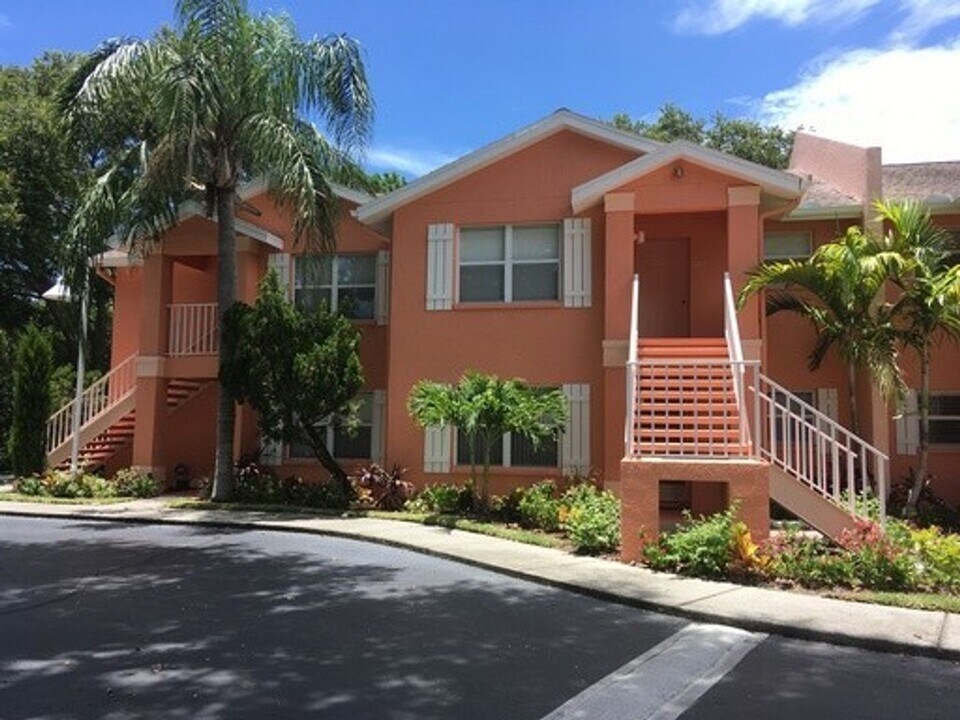 5450 Longwood Run Blvd in Sarasota, FL - Building Photo