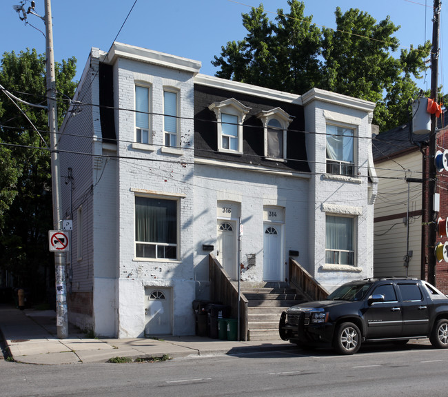 314-316 Harbord St in Toronto, ON - Building Photo - Building Photo