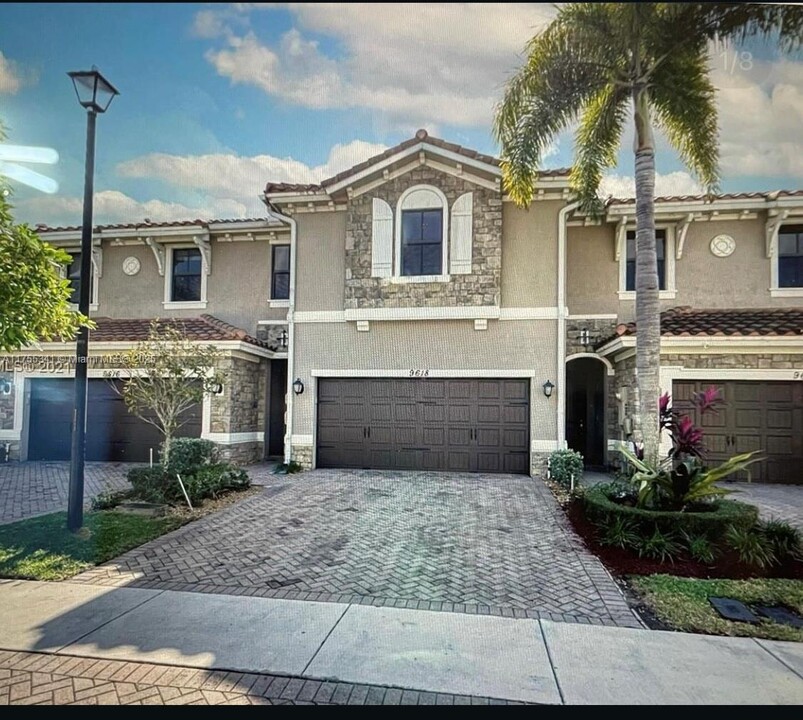 9622 Waterview Way in Parkland, FL - Building Photo