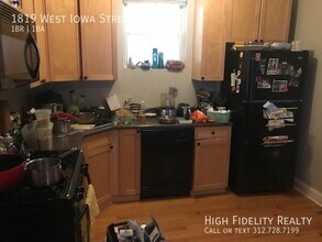 1819 W Iowa St-Unit -1R in Chicago, IL - Building Photo - Building Photo