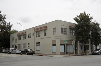 4030-4038 Martin Luther King Jr Way in Oakland, CA - Building Photo - Building Photo