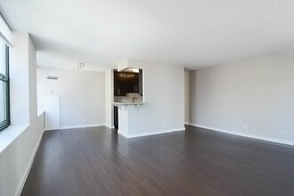 67 W Huron St in Chicago, IL - Building Photo - Building Photo