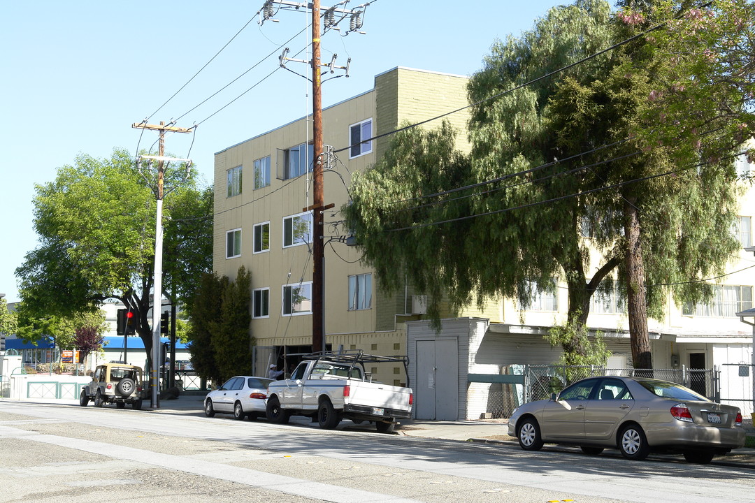 Terrace Seville Apartments in Redwood City, CA - Building Photo