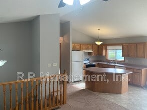 9680 Bluegill Bay in Woodbury, MN - Building Photo - Building Photo