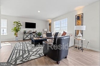 108 Hemphill St in Stephens City, VA - Building Photo - Building Photo