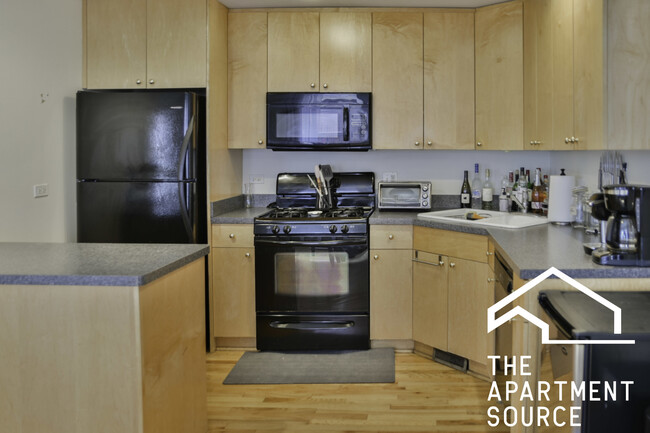 1446 N Leavitt St, Unit 1F in Chicago, IL - Building Photo - Building Photo