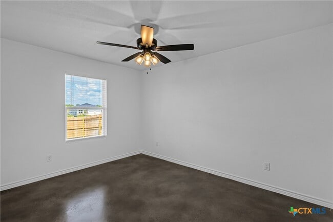 property at 905 Smoke Tree Ln