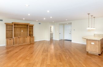 1073 San Pablo Dr in San Marcos, CA - Building Photo - Building Photo