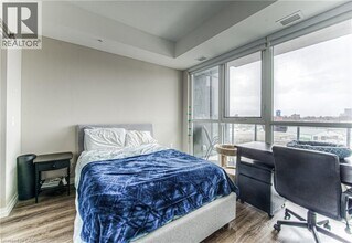 108 Garment St in Kitchener, ON - Building Photo - Building Photo