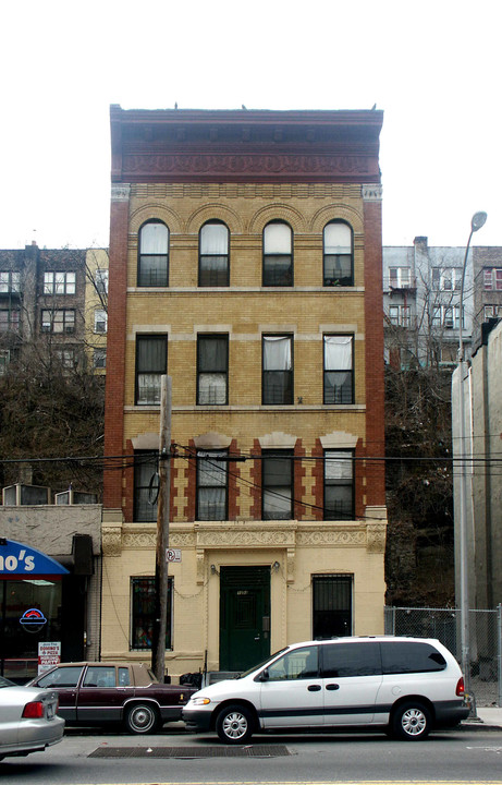 1353 Webster Ave in Bronx, NY - Foto de edificio