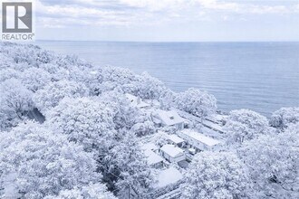 212 King St in Oakville, ON - Building Photo - Building Photo