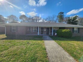 24 Paige St in Cartersville, GA - Building Photo