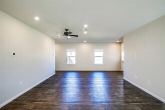 101 Presidential Path in Liberty Hill, TX - Building Photo - Building Photo