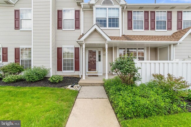 property at 4402 Aberdeen Ln