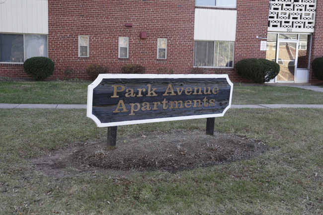 Park Avenue Apartments in Herndon, VA - Foto de edificio - Building Photo