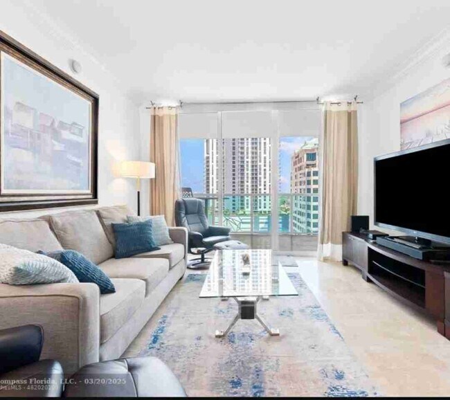 350 SE 2nd St in Fort Lauderdale, FL - Building Photo - Building Photo