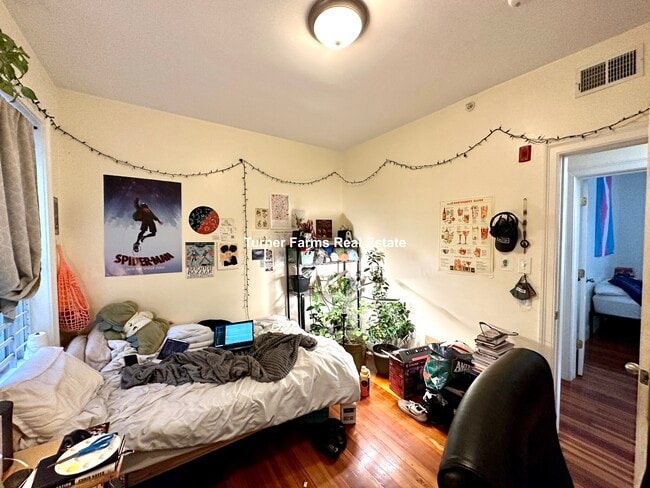 107 Fisher Ave in Boston, MA - Building Photo - Building Photo