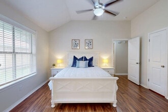 810 Camellia Ct in College Station, TX - Foto de edificio - Building Photo