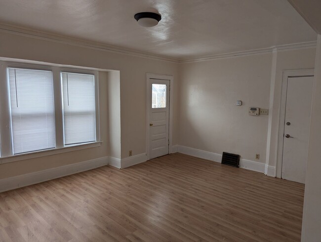2600 N 50th St-Unit -2602 N 50th St Upper in Milwaukee, WI - Building Photo - Building Photo