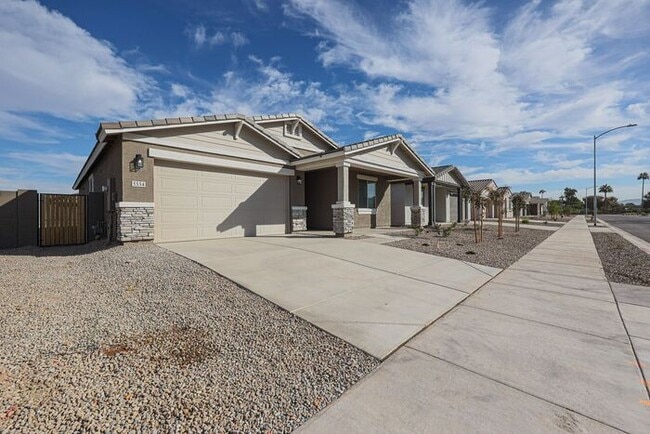 5534 W Summerside Rd in Phoenix, AZ - Building Photo - Building Photo