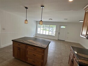 4830 SW 41st Ave in Fort Lauderdale, FL - Building Photo - Building Photo