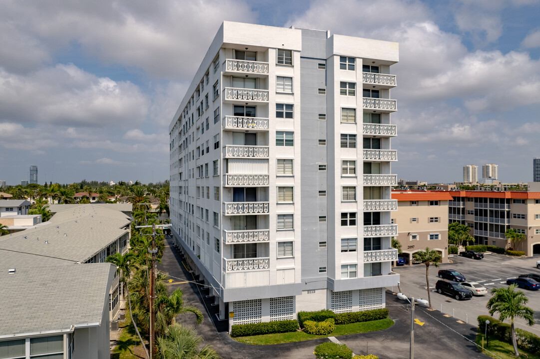 Ashleigh House in Hallandale Beach, FL - Building Photo