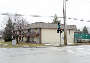 3N550 Crown Rd in Bensenville, IL - Foto de edificio - Building Photo