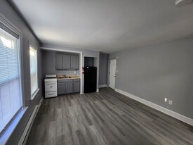 824 N West St in Wilmington, DE - Building Photo