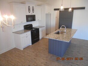 2020 102nd St in Lubbock, TX - Building Photo - Building Photo