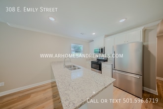 308 E Emily St in North Little Rock, AR - Building Photo - Building Photo