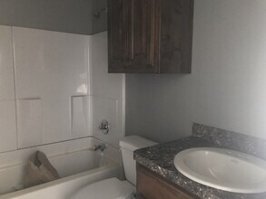 302 W Sycamore Ln in Longview, TX - Building Photo - Building Photo