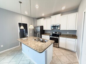 7642 Fairgrove Ave in Windermere, FL - Building Photo - Building Photo