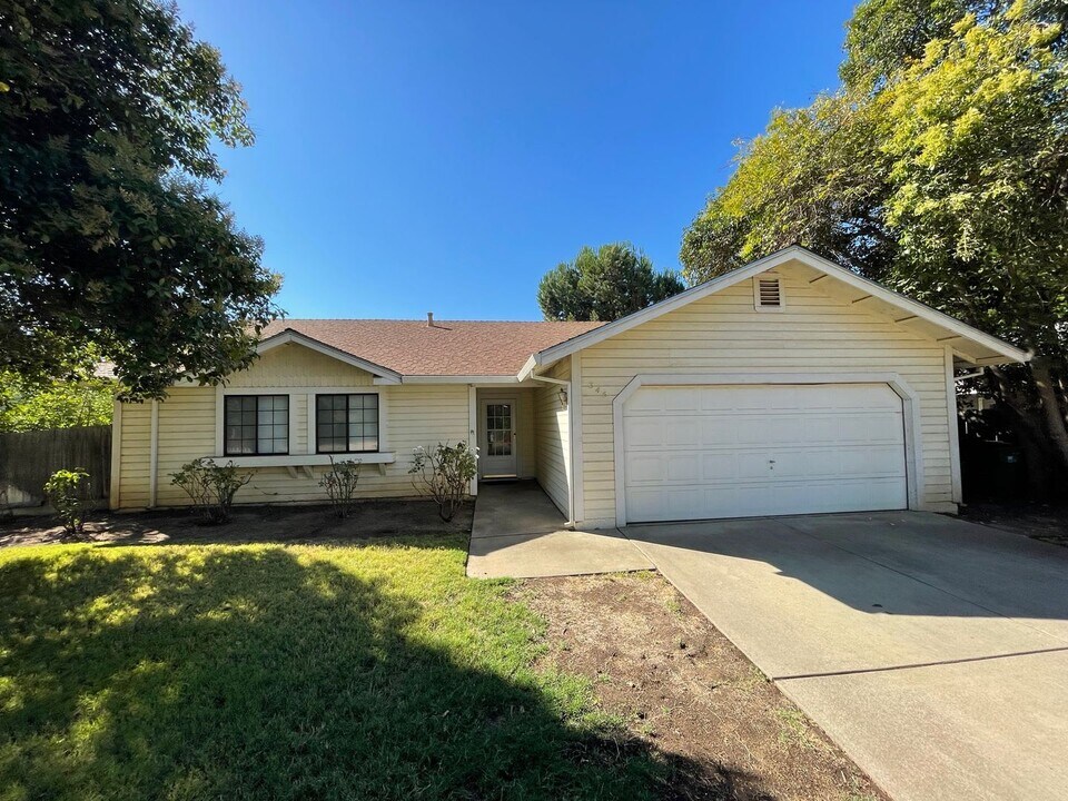 345 Henshaw Ave in Chico, CA - Building Photo