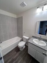 807 S 6th St in Bonham, TX - Building Photo - Building Photo