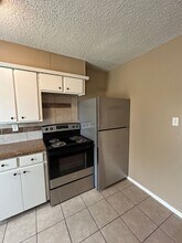 6202 NW Elm Ave-Unit -Unit A in Lawton, OK - Building Photo - Building Photo